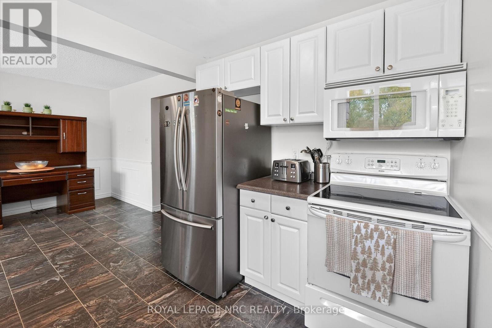 53 LARRAINE AVENUE - 17