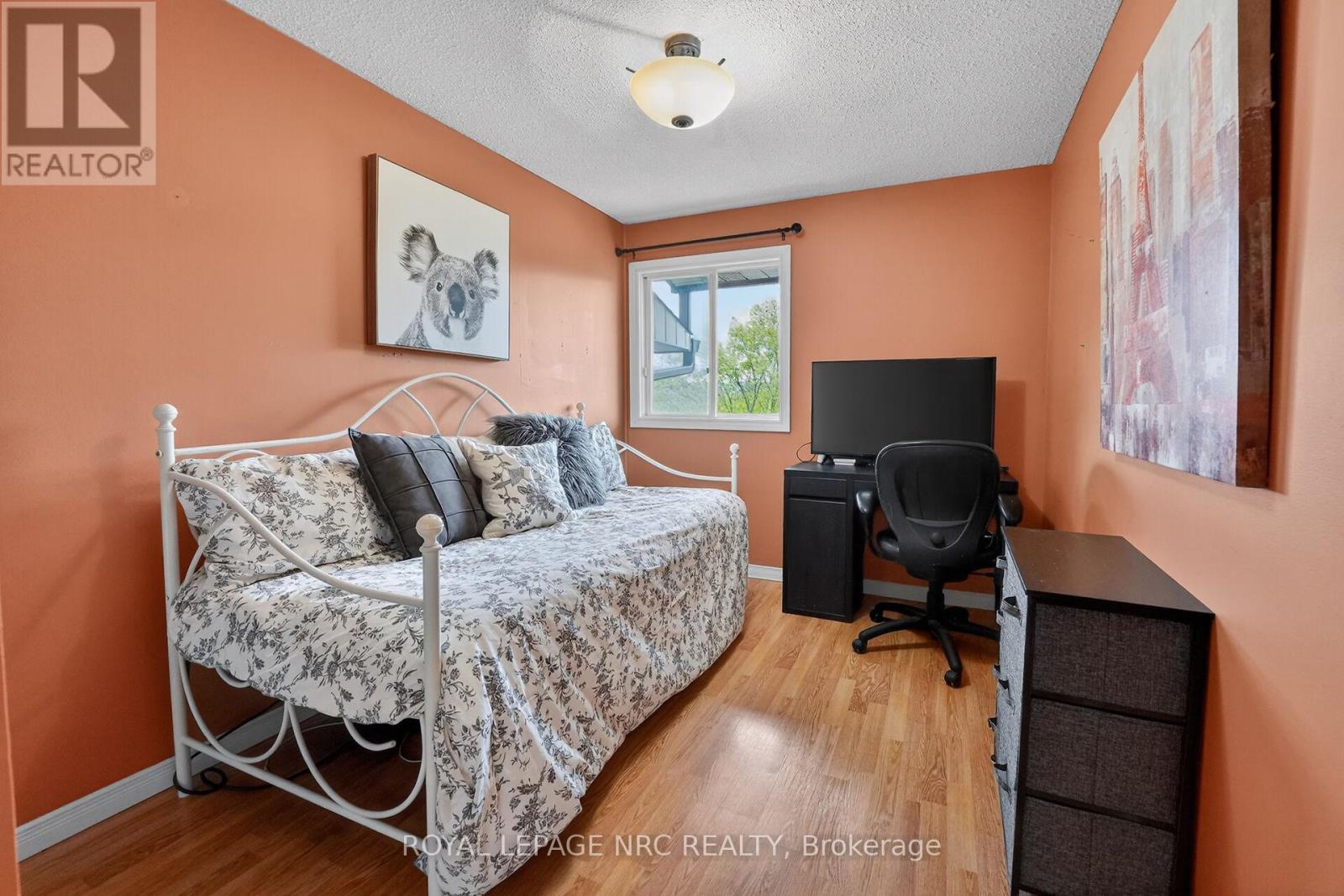 53 LARRAINE AVENUE - 25