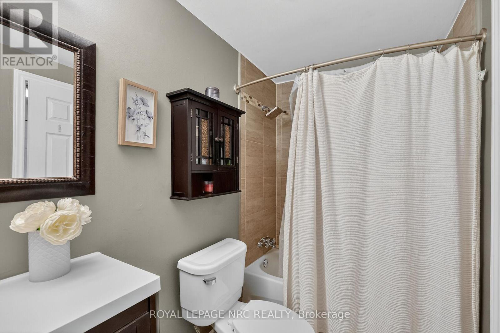 53 LARRAINE AVENUE - 30