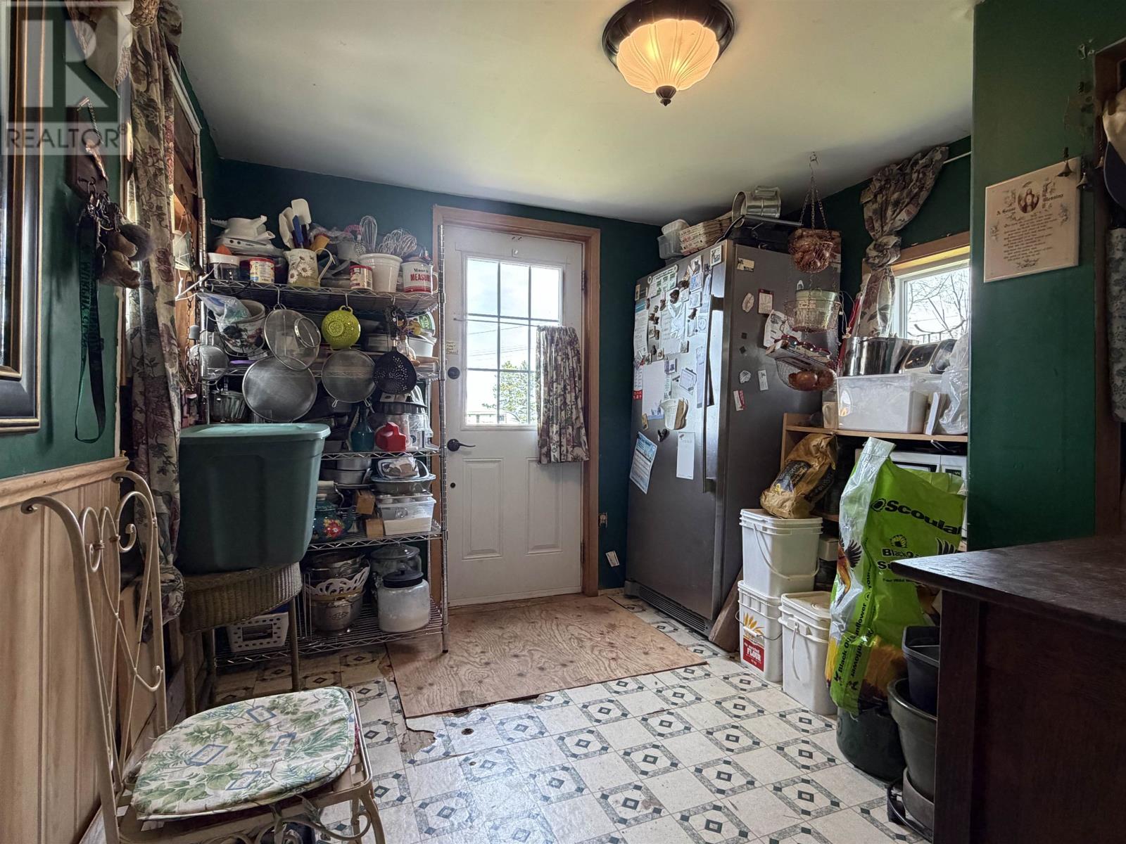 335 GLENN Drive - 2