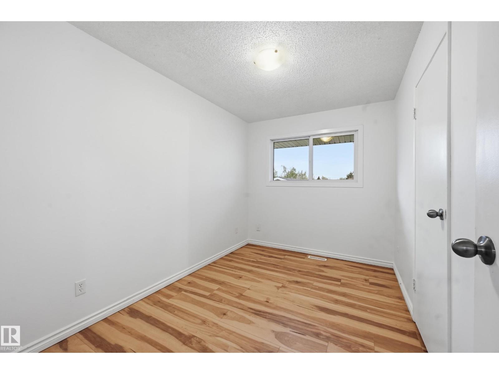 13903 87 ST NW - 15