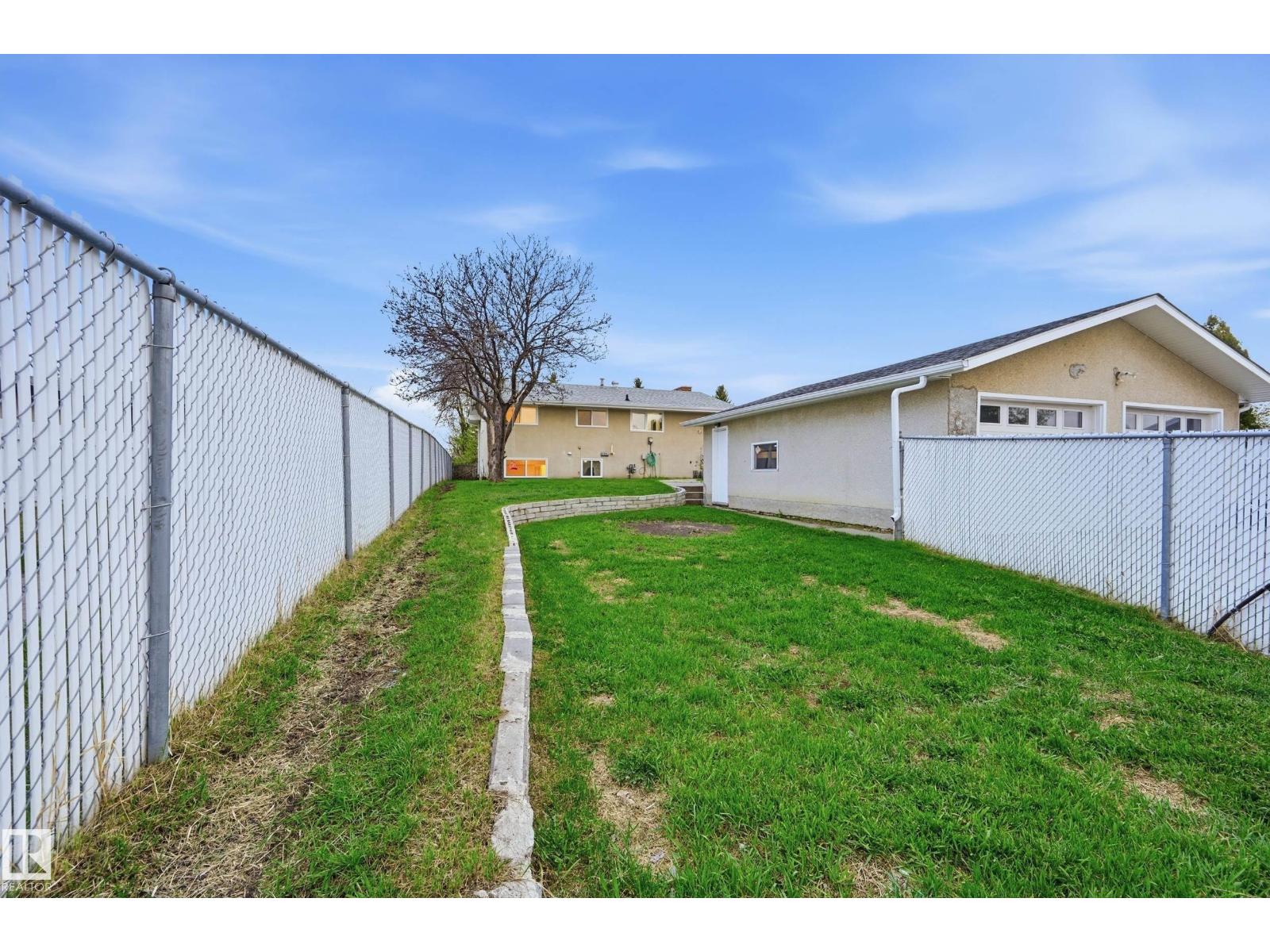 13903 87 ST NW - 42