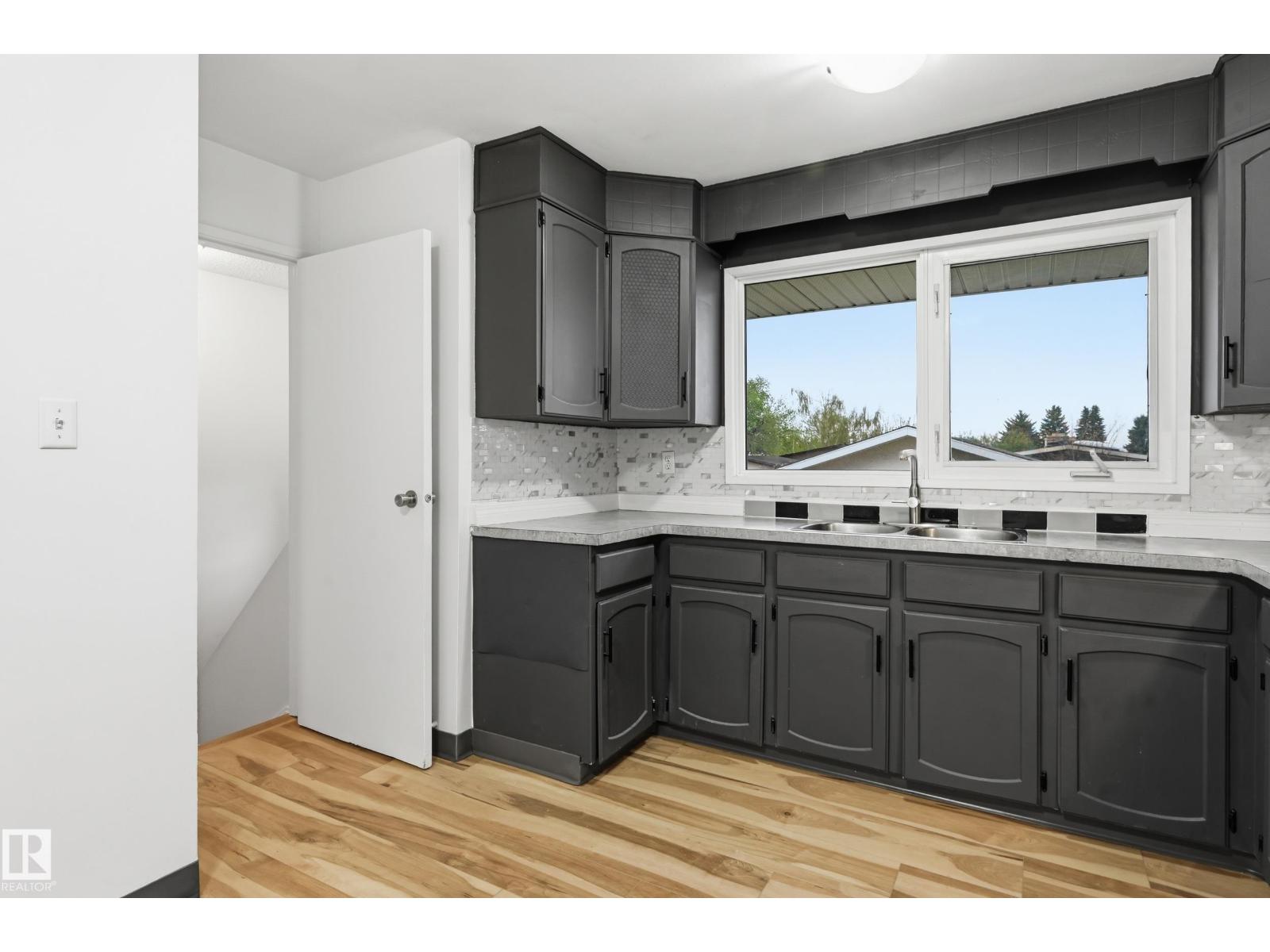 13903 87 ST NW - 11