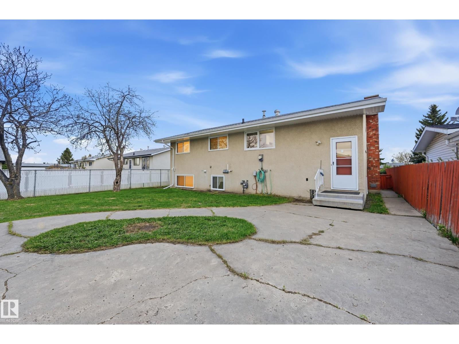 13903 87 ST NW - 40