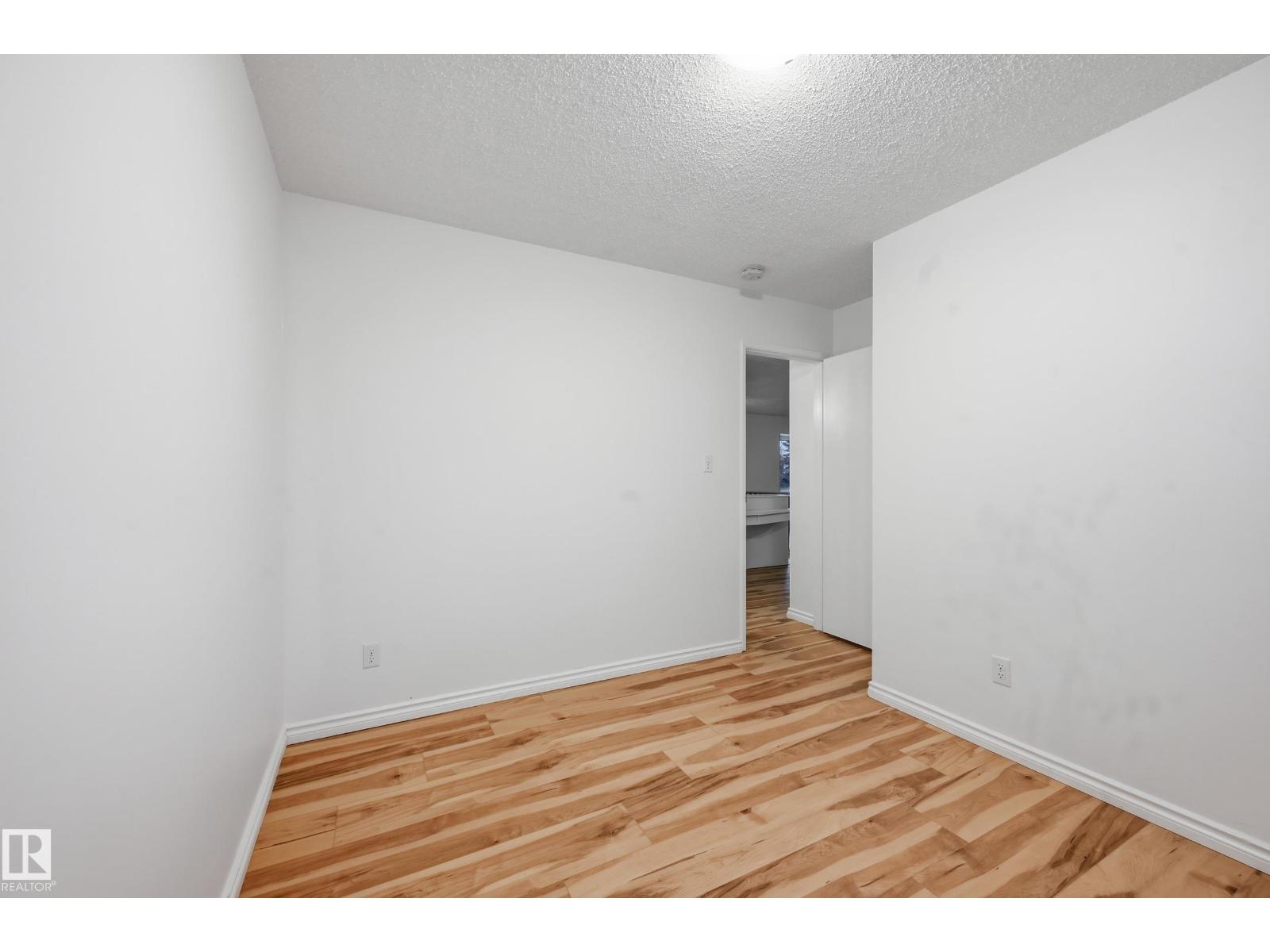 13903 87 ST NW - 18