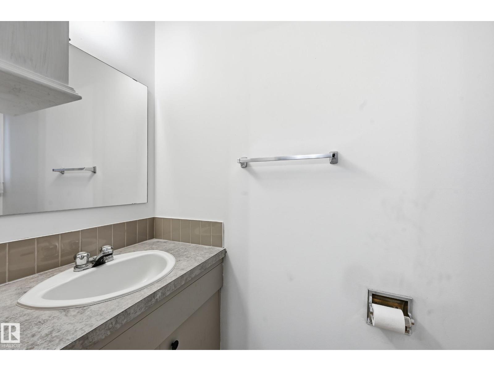 13903 87 ST NW - 24