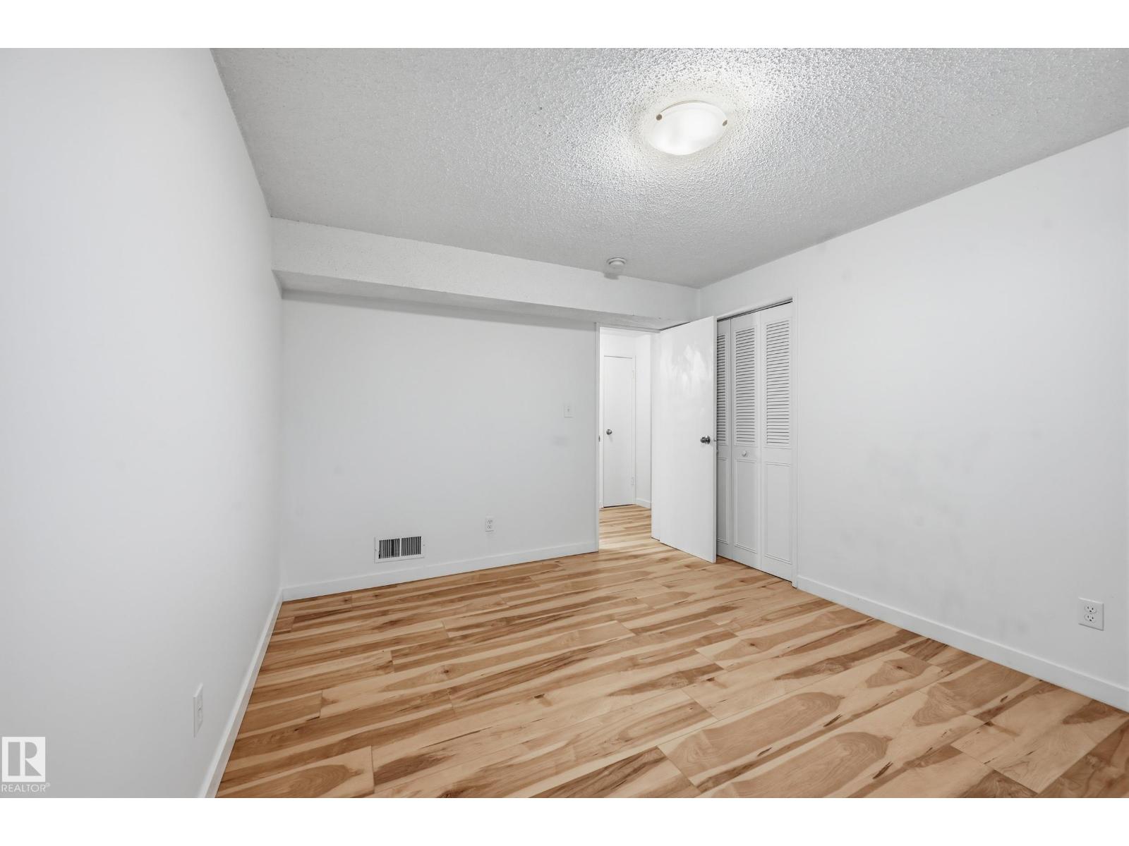 13903 87 ST NW - 36
