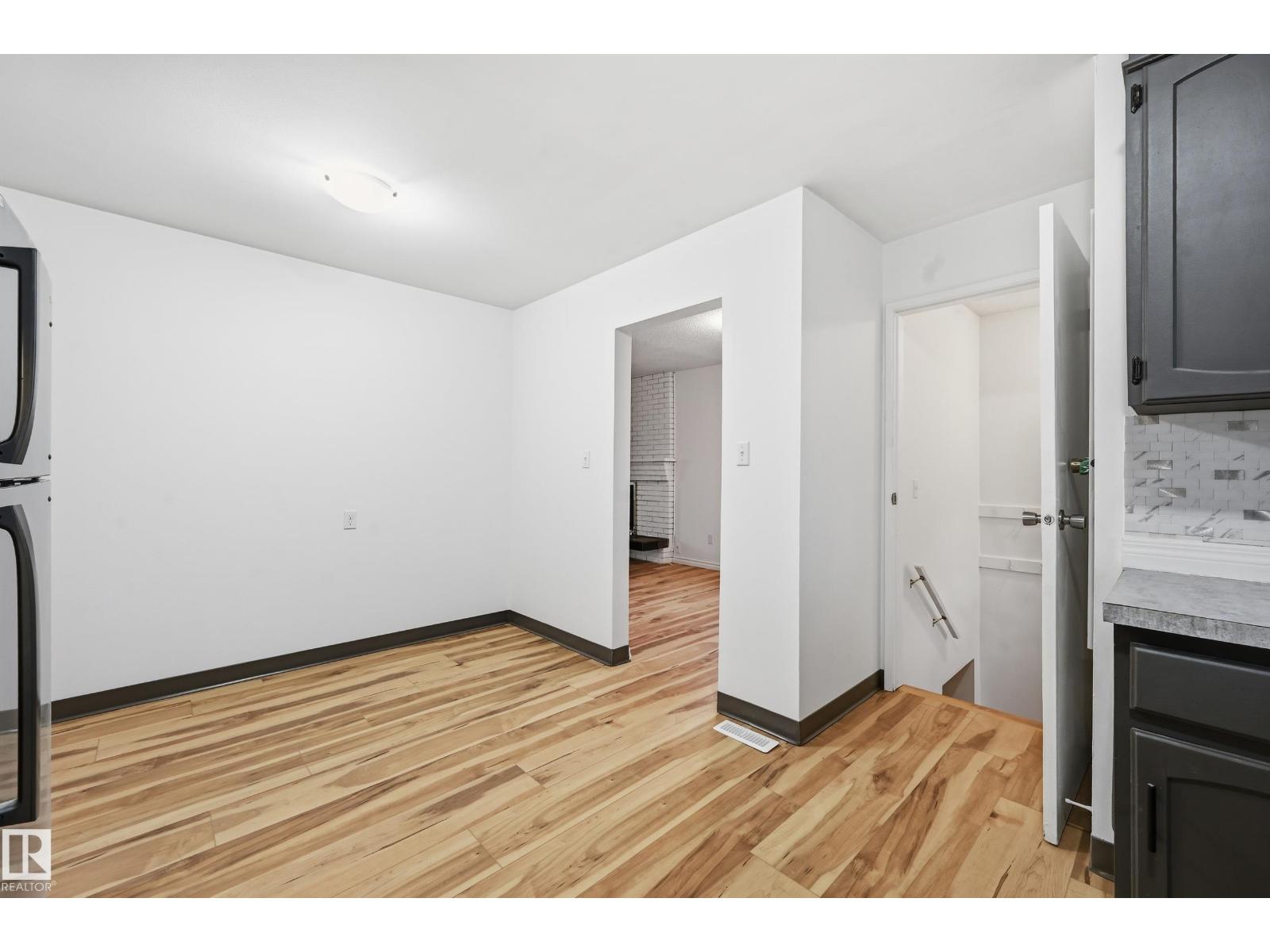 13903 87 ST NW - 13