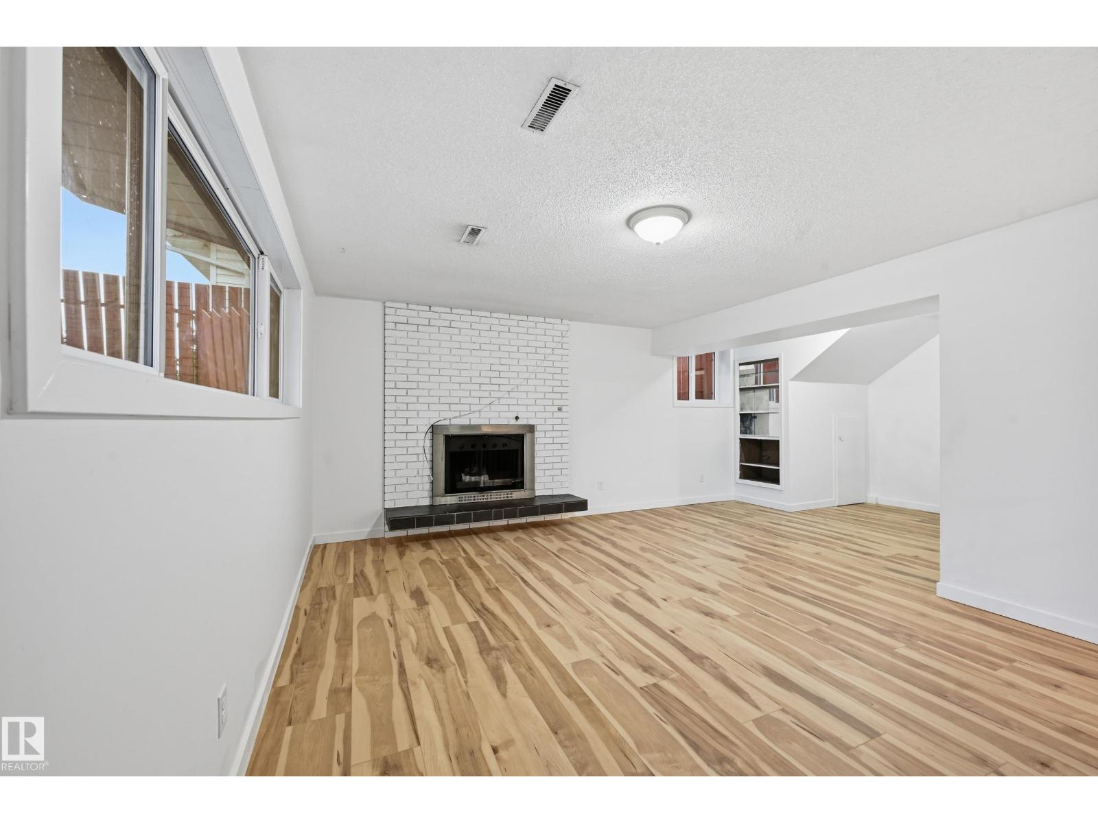 13903 87 ST NW - 29