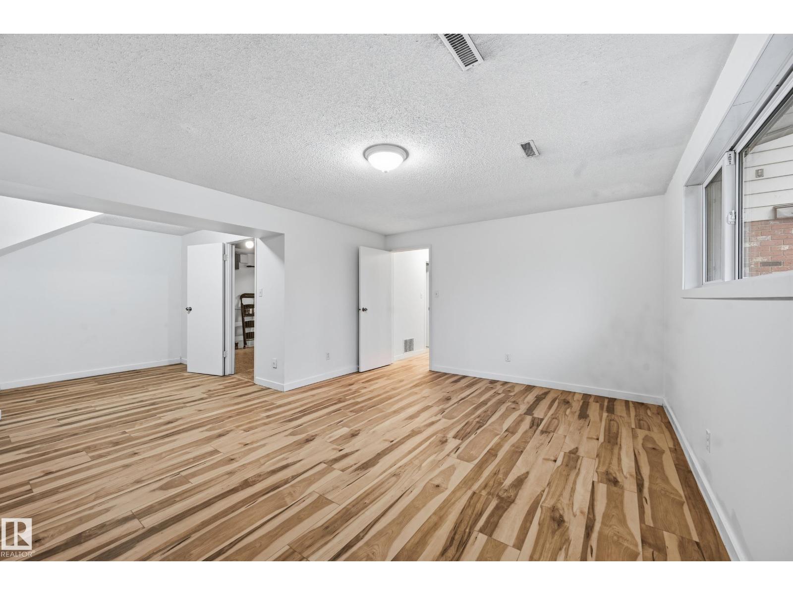 13903 87 ST NW - 30