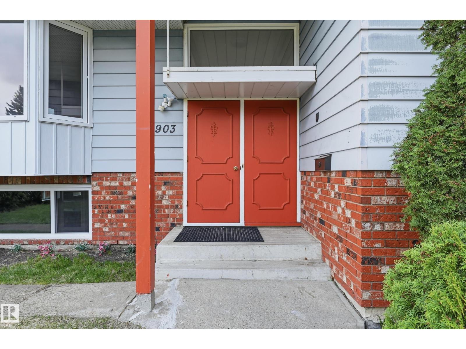 13903 87 ST NW - 50