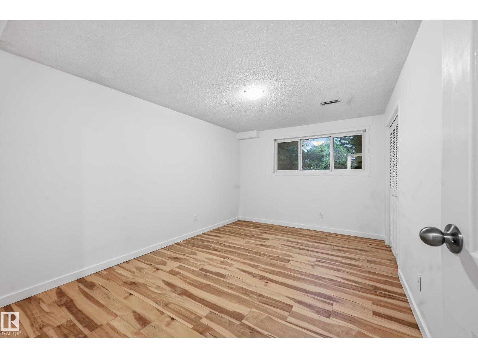 13903 87 ST NW - 32