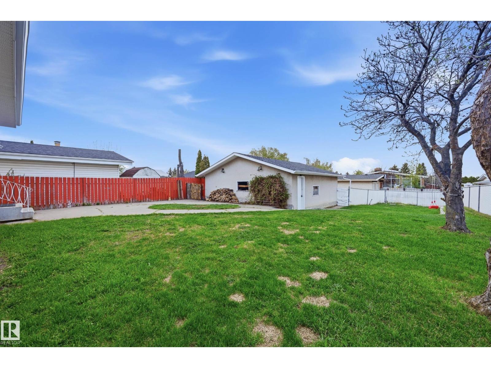 13903 87 ST NW - 41