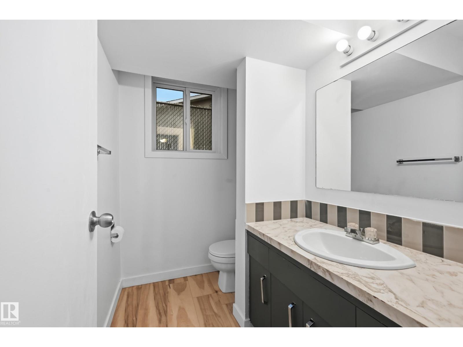 13903 87 ST NW - 34