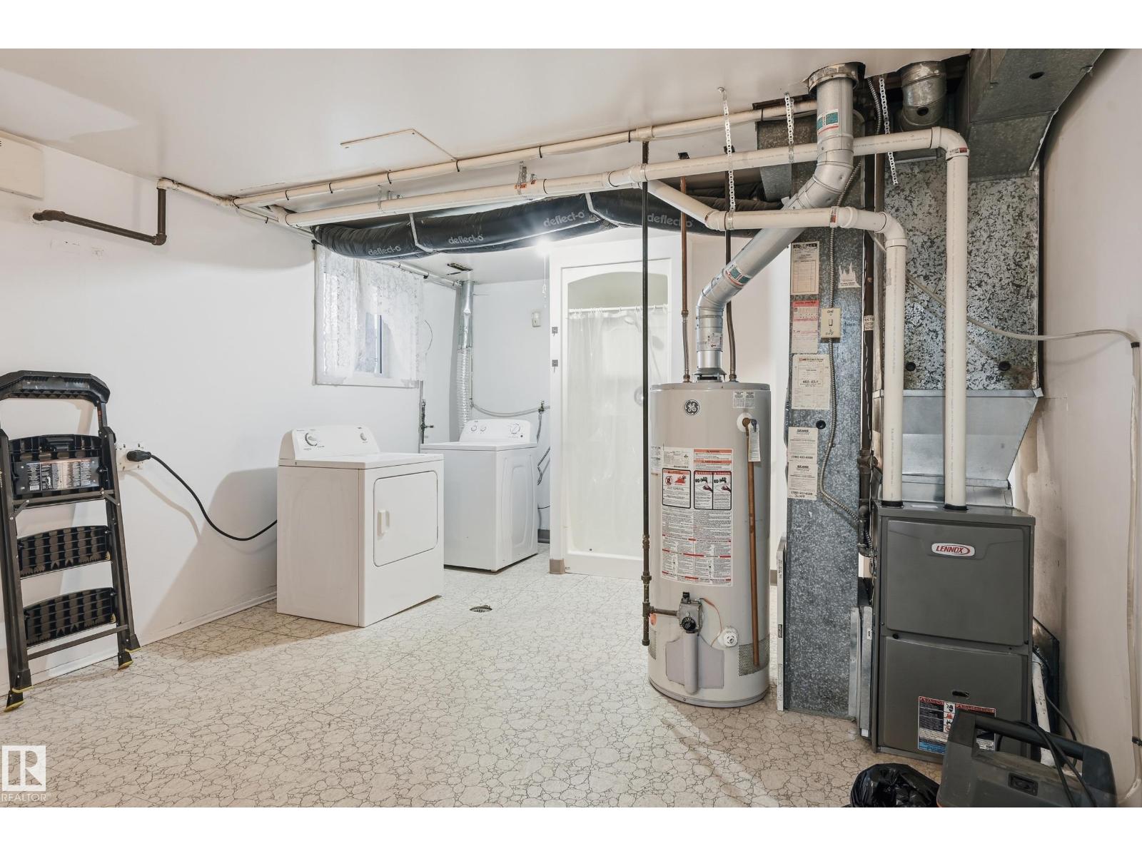 13903 87 ST NW - 37