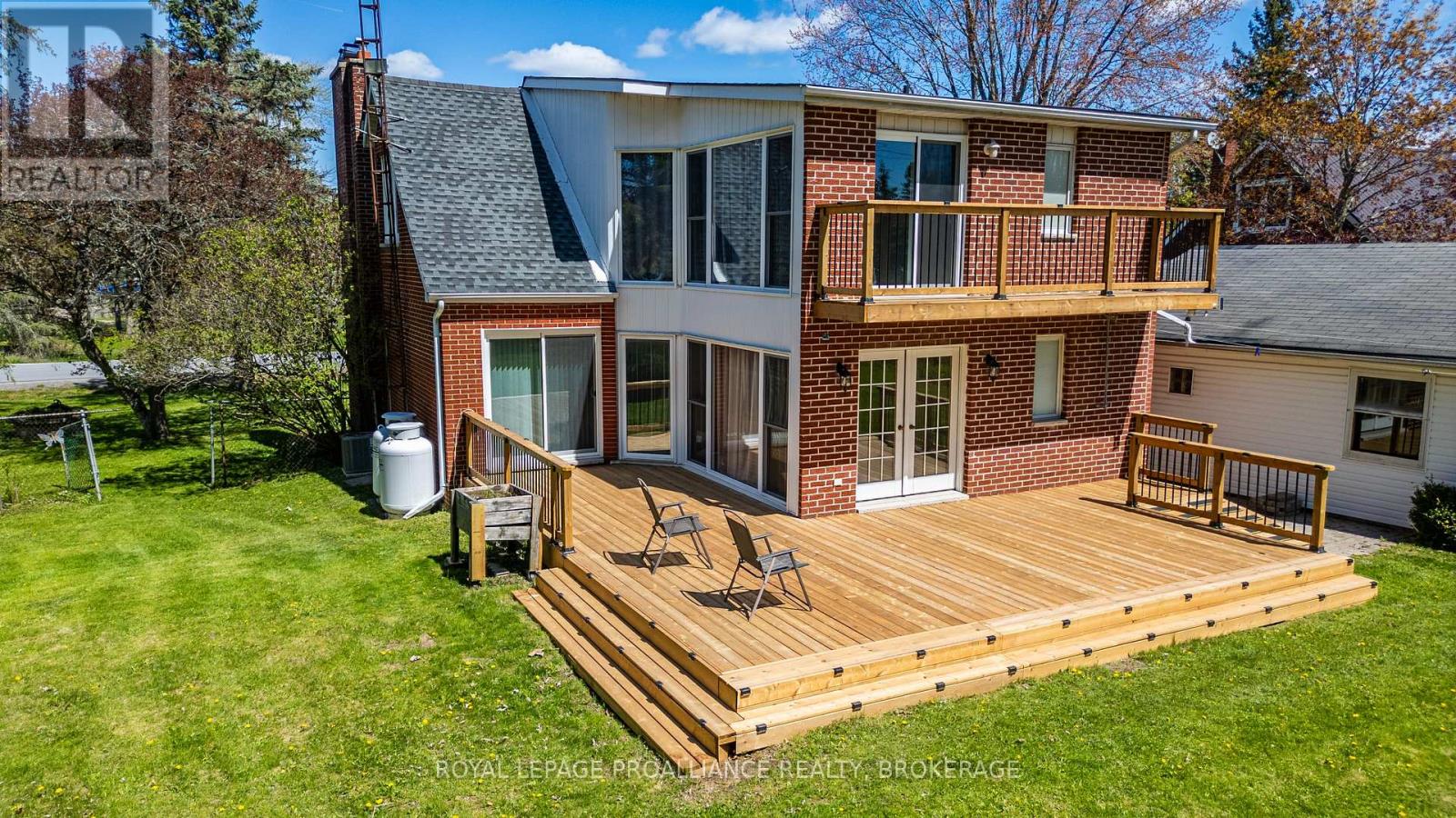1705 MARIAN CRESCENT - 5