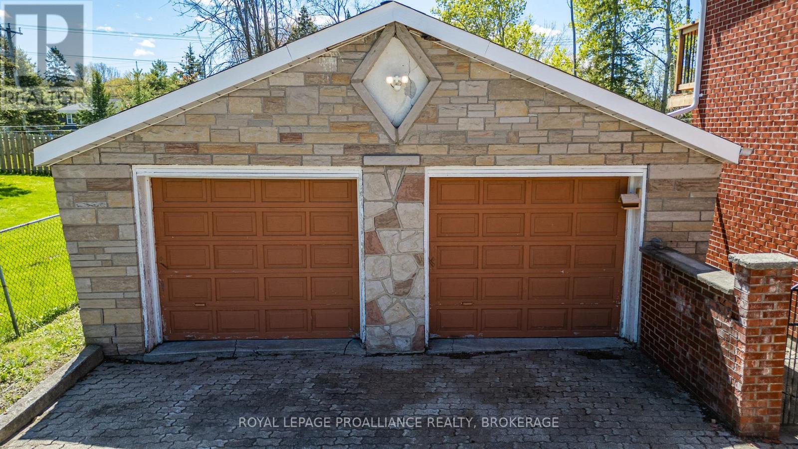 1705 MARIAN CRESCENT - 7