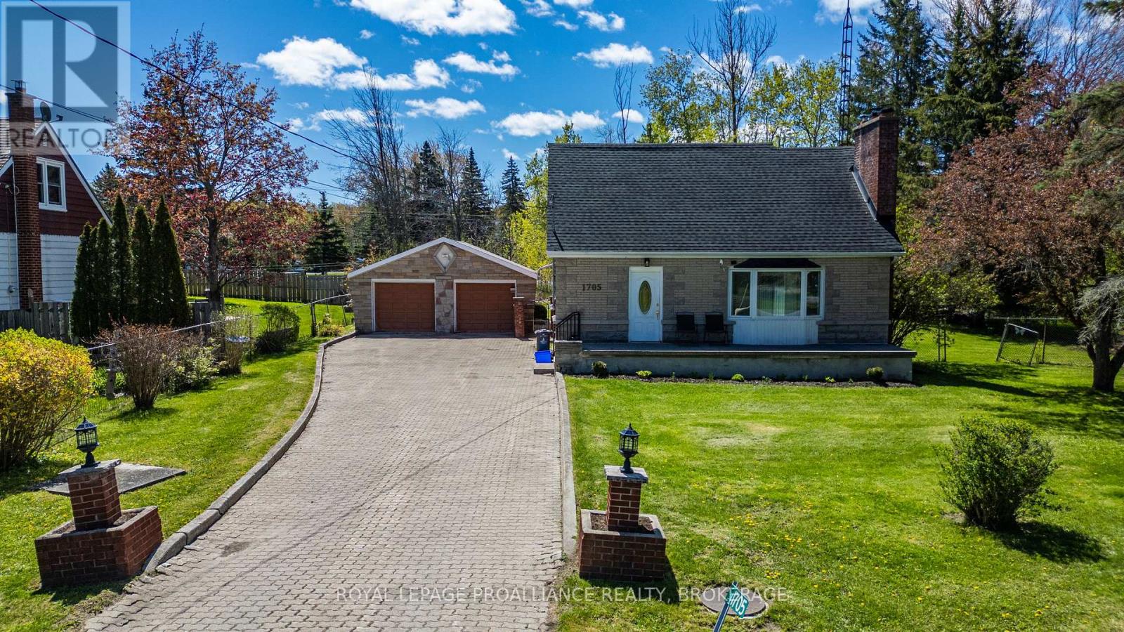 1705 MARIAN CRESCENT - 8