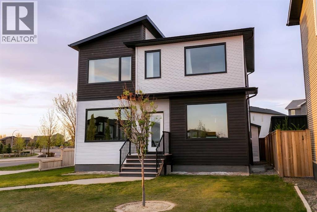 201 Grassland Boulevard W - 1