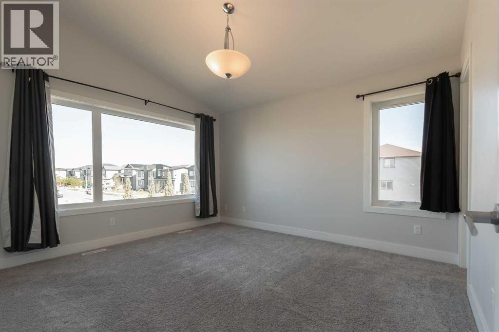 201 Grassland Boulevard W - 24