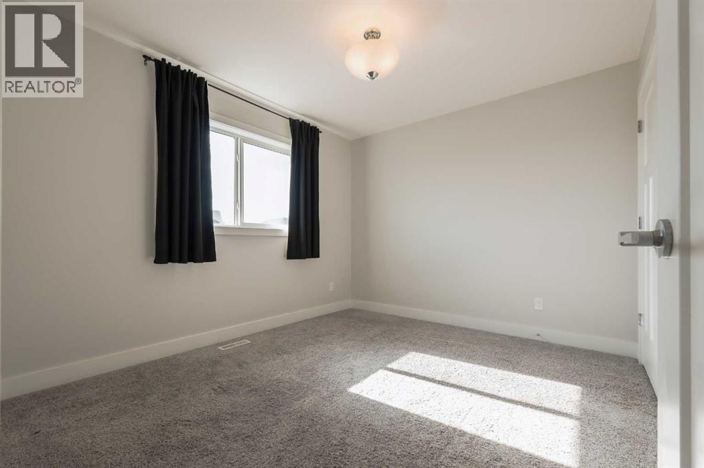 201 Grassland Boulevard W - 35