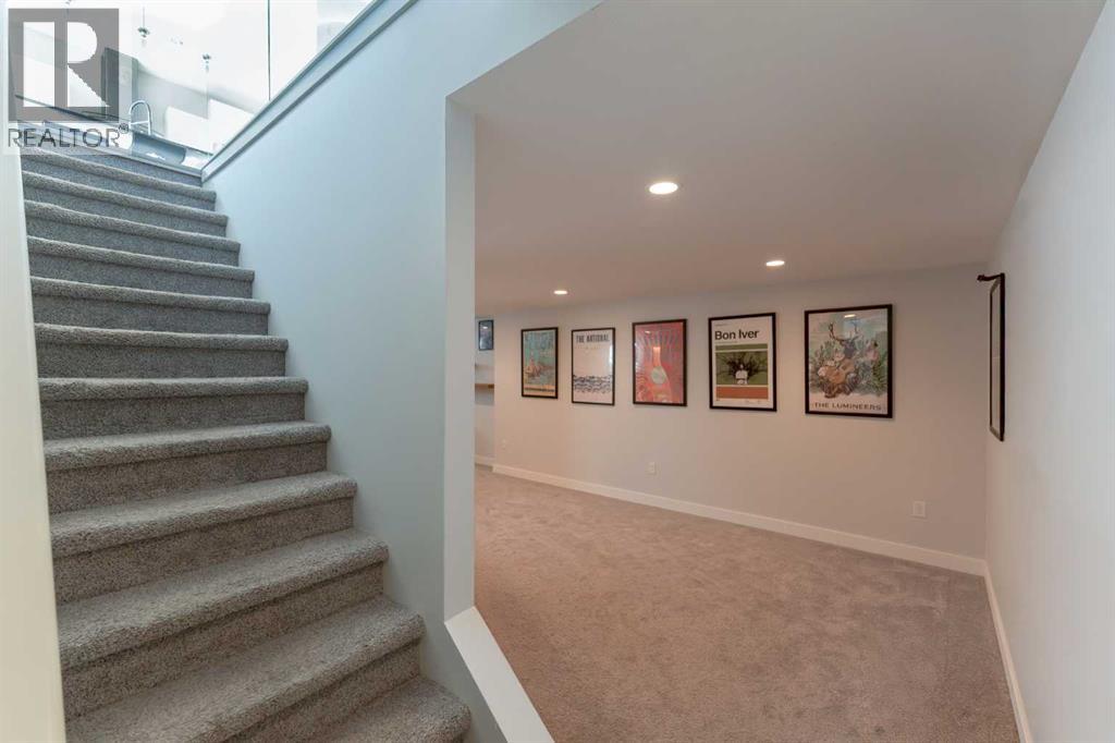 201 Grassland Boulevard W - 40