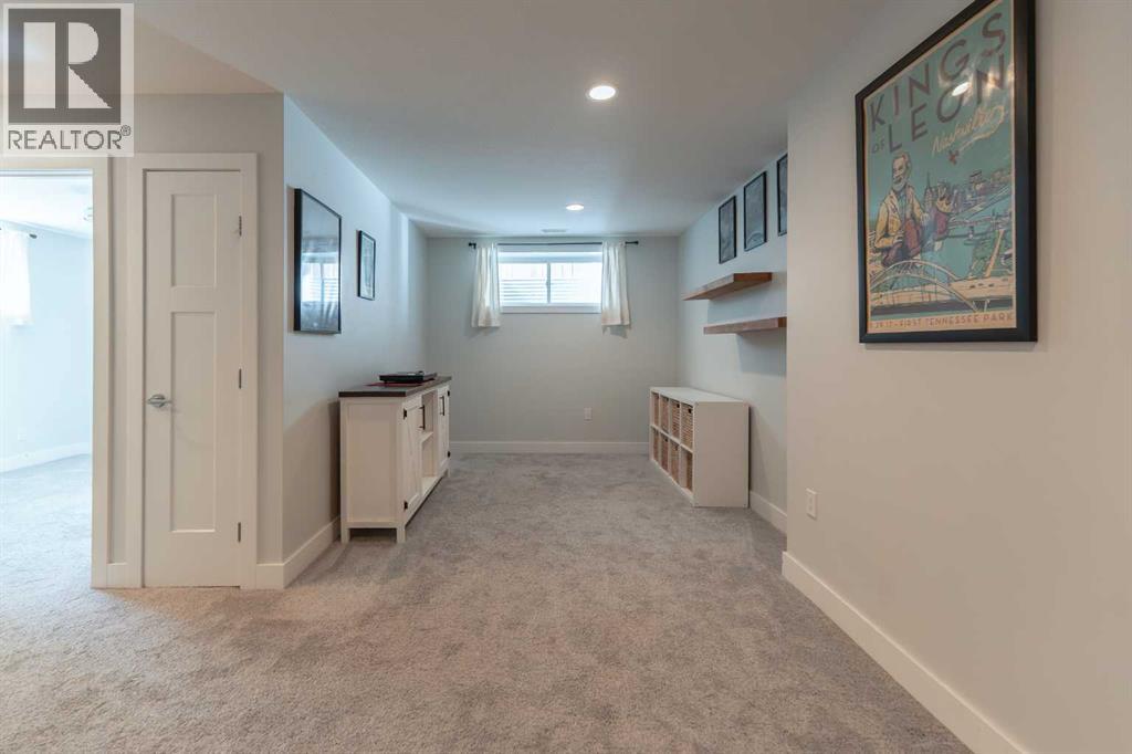 201 Grassland Boulevard W - 43