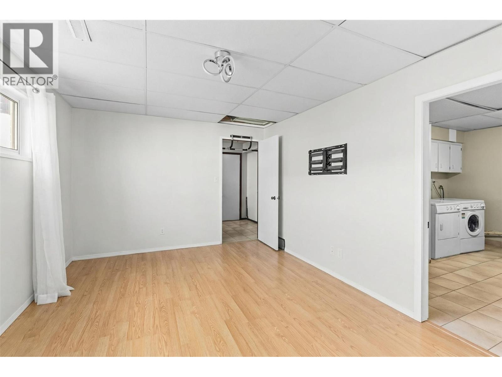 5806 Oleander Drive - 33