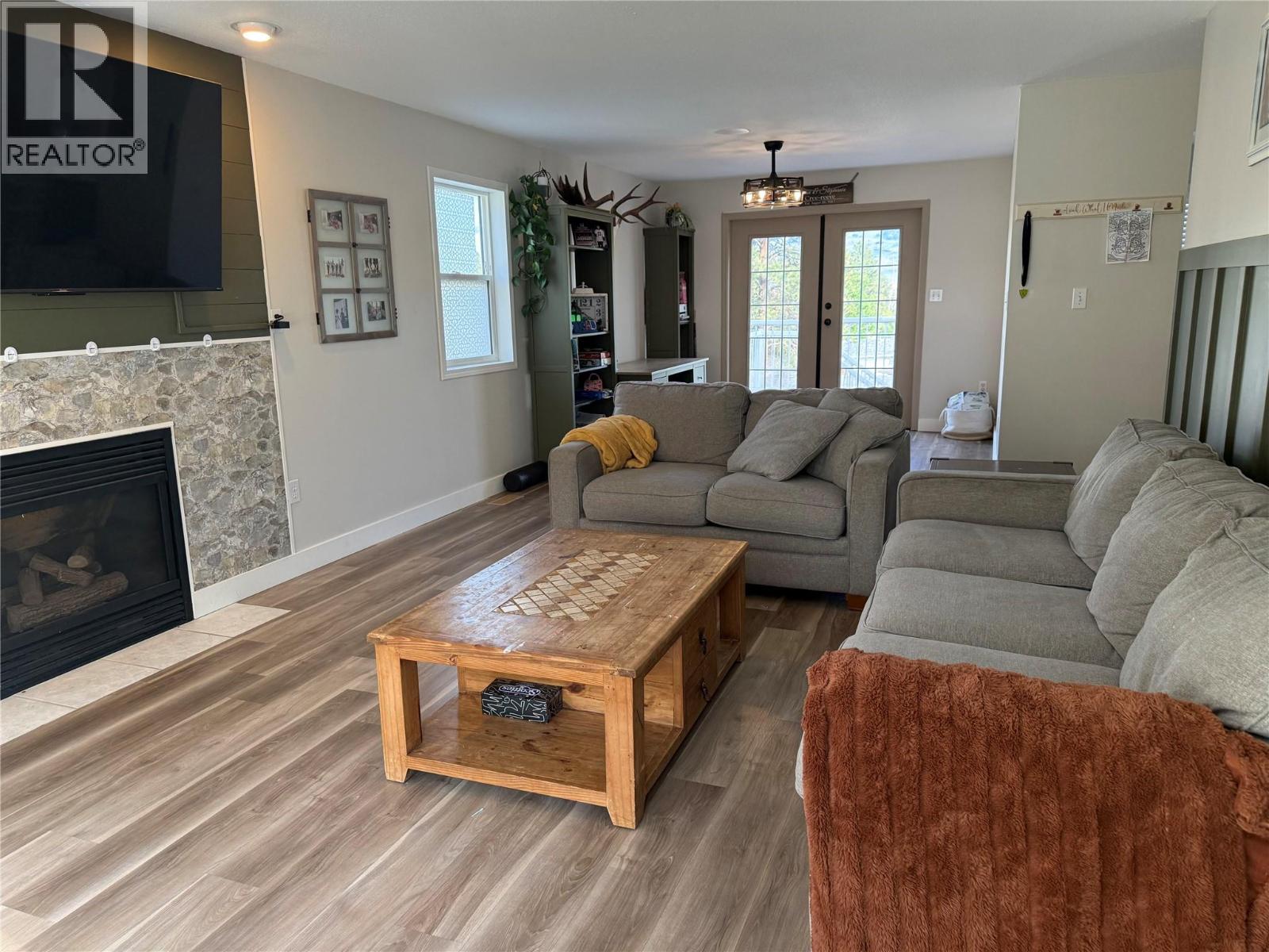 1882 Pineridge Drive - 7