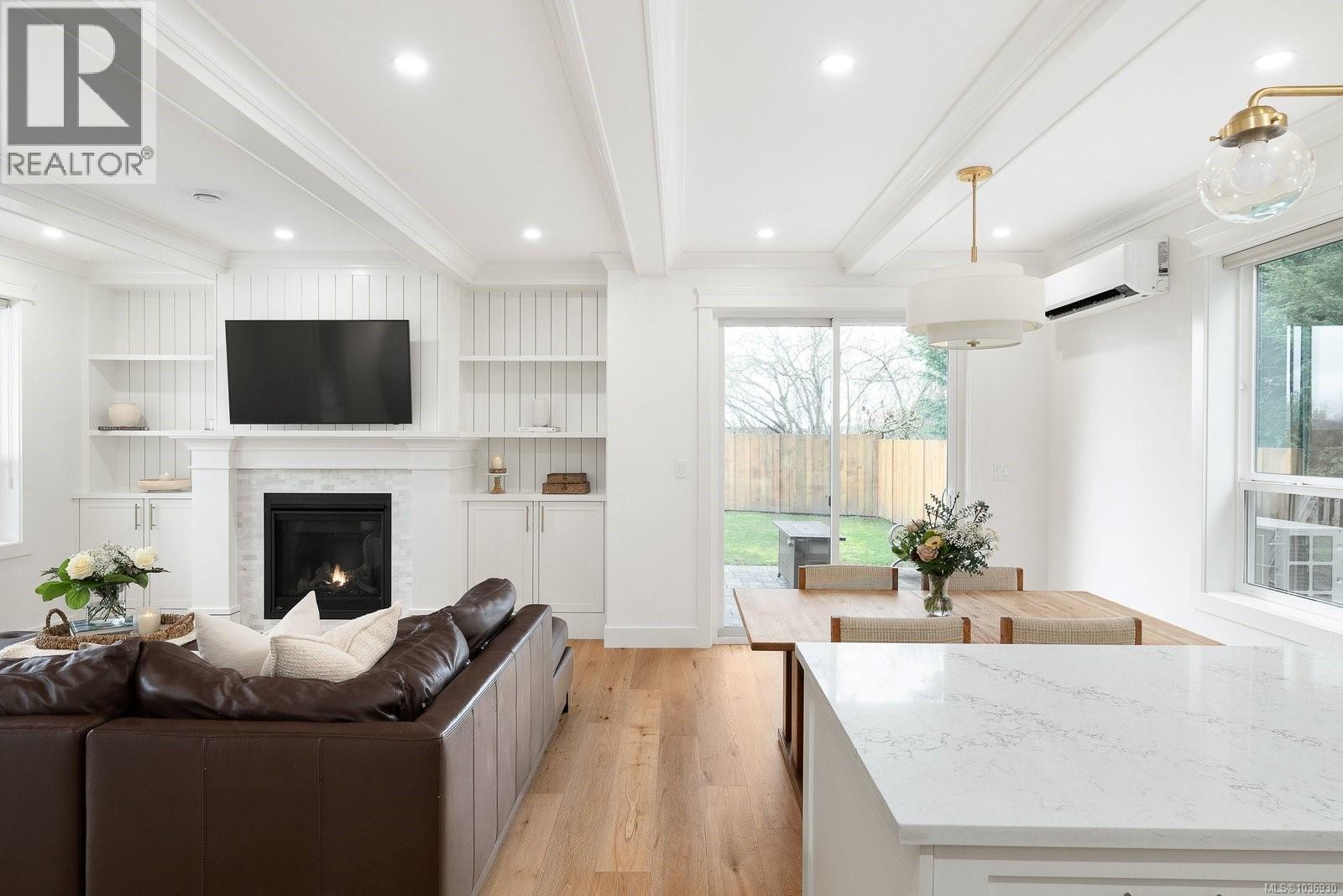 9356 East Saanich Rd - 14