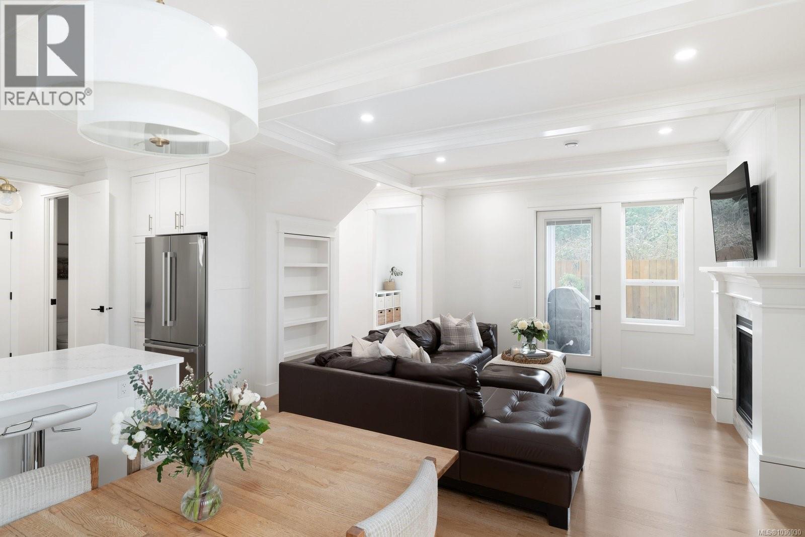 9356 East Saanich Rd - 19