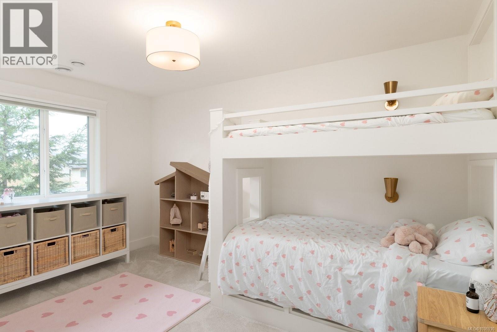 9356 East Saanich Rd - 29