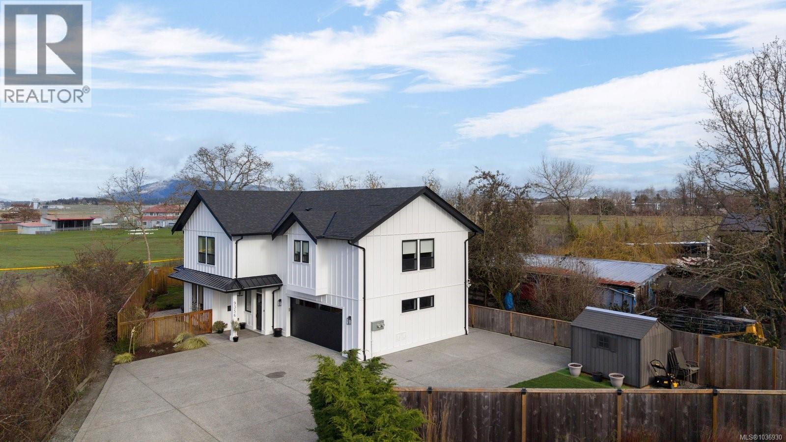 9356 East Saanich Rd - 42