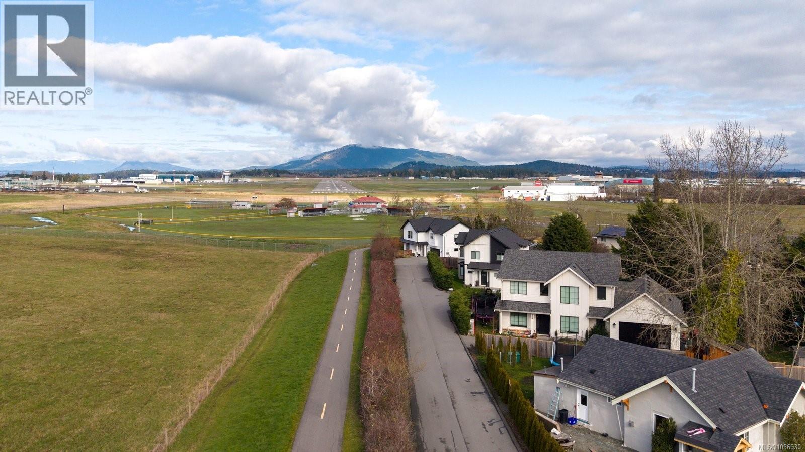 9356 East Saanich Rd - 46