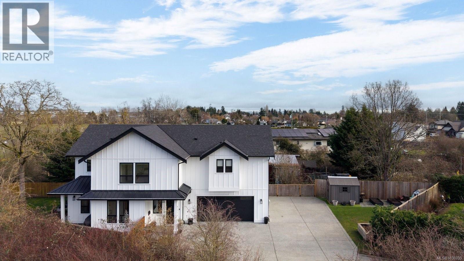 9356 East Saanich Rd - 5