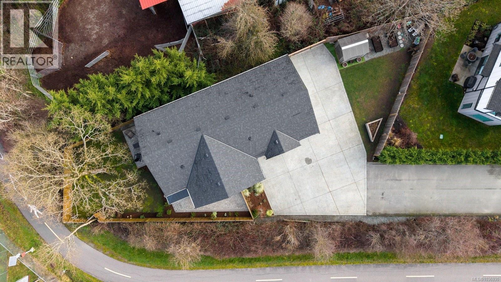 9356 East Saanich Rd - 53