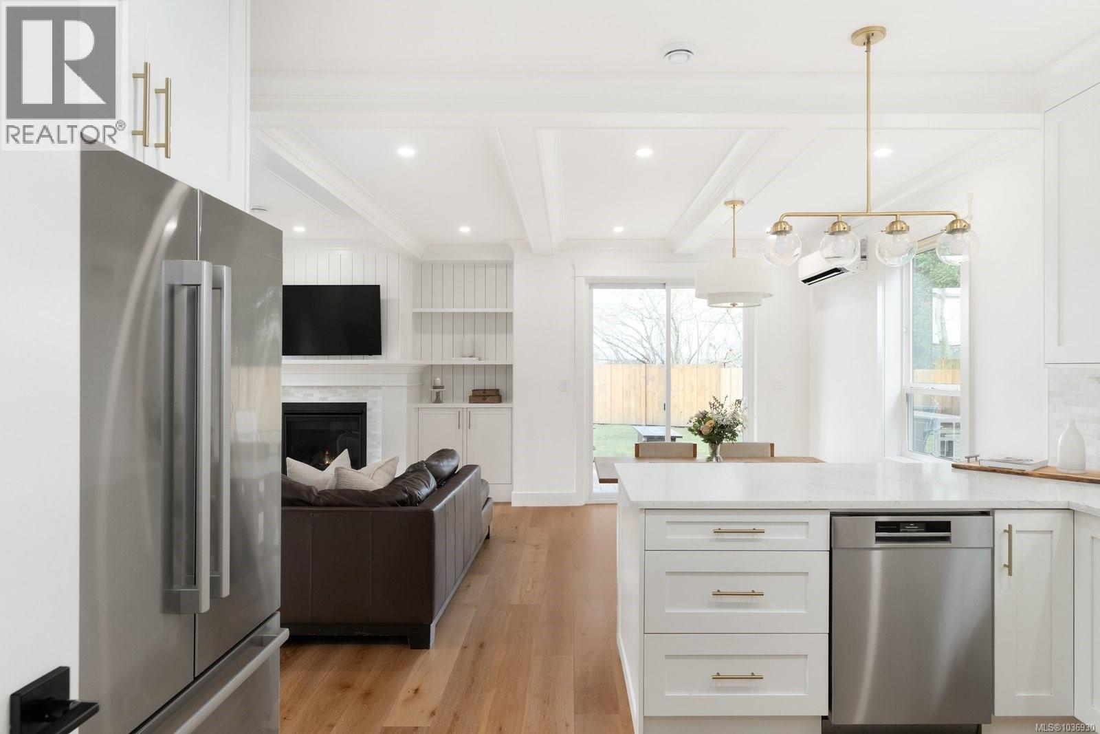 9356 East Saanich Rd - 9