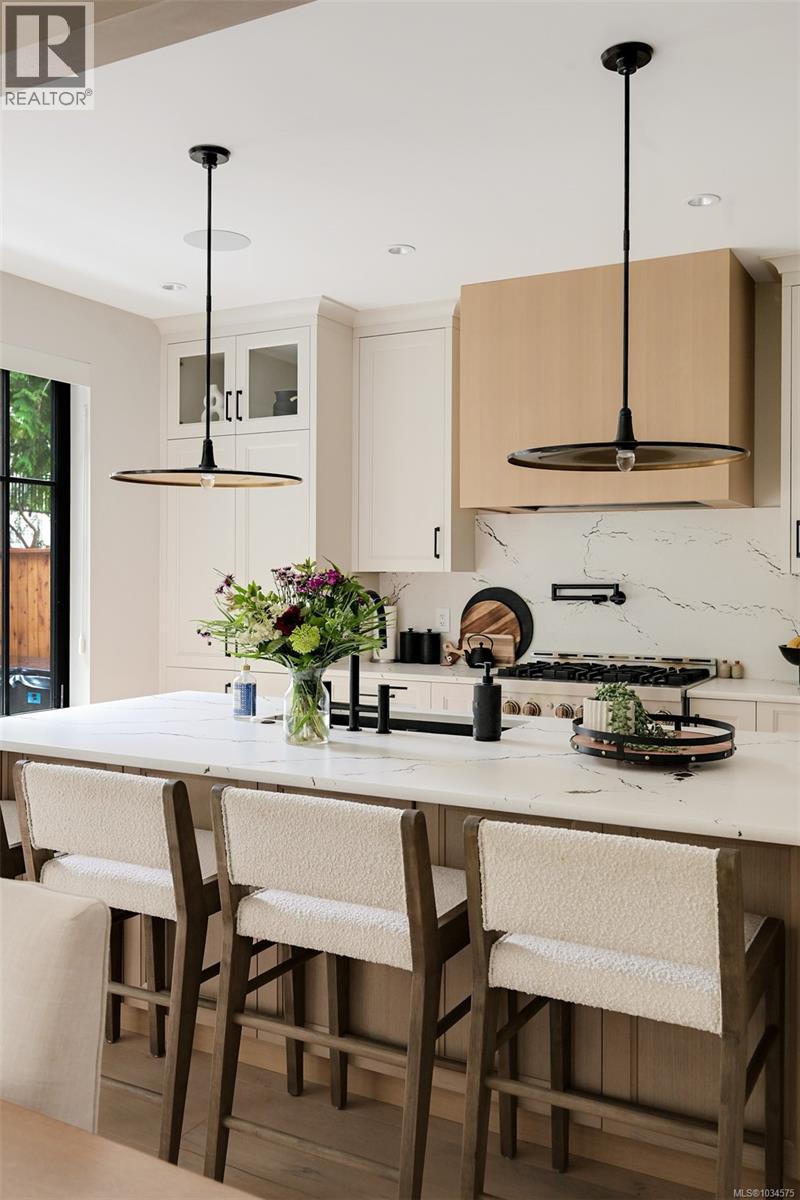  5157 Del Monte Avenue, Saanich