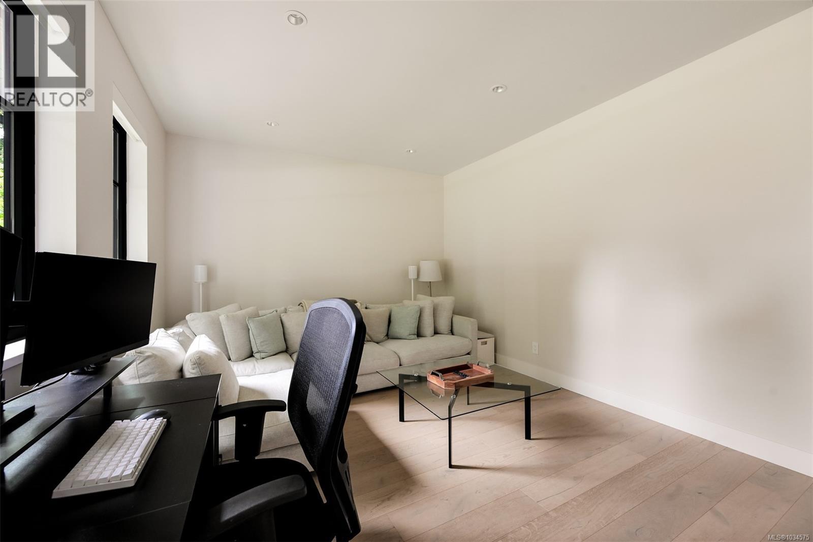  5157 Del Monte Avenue, Saanich