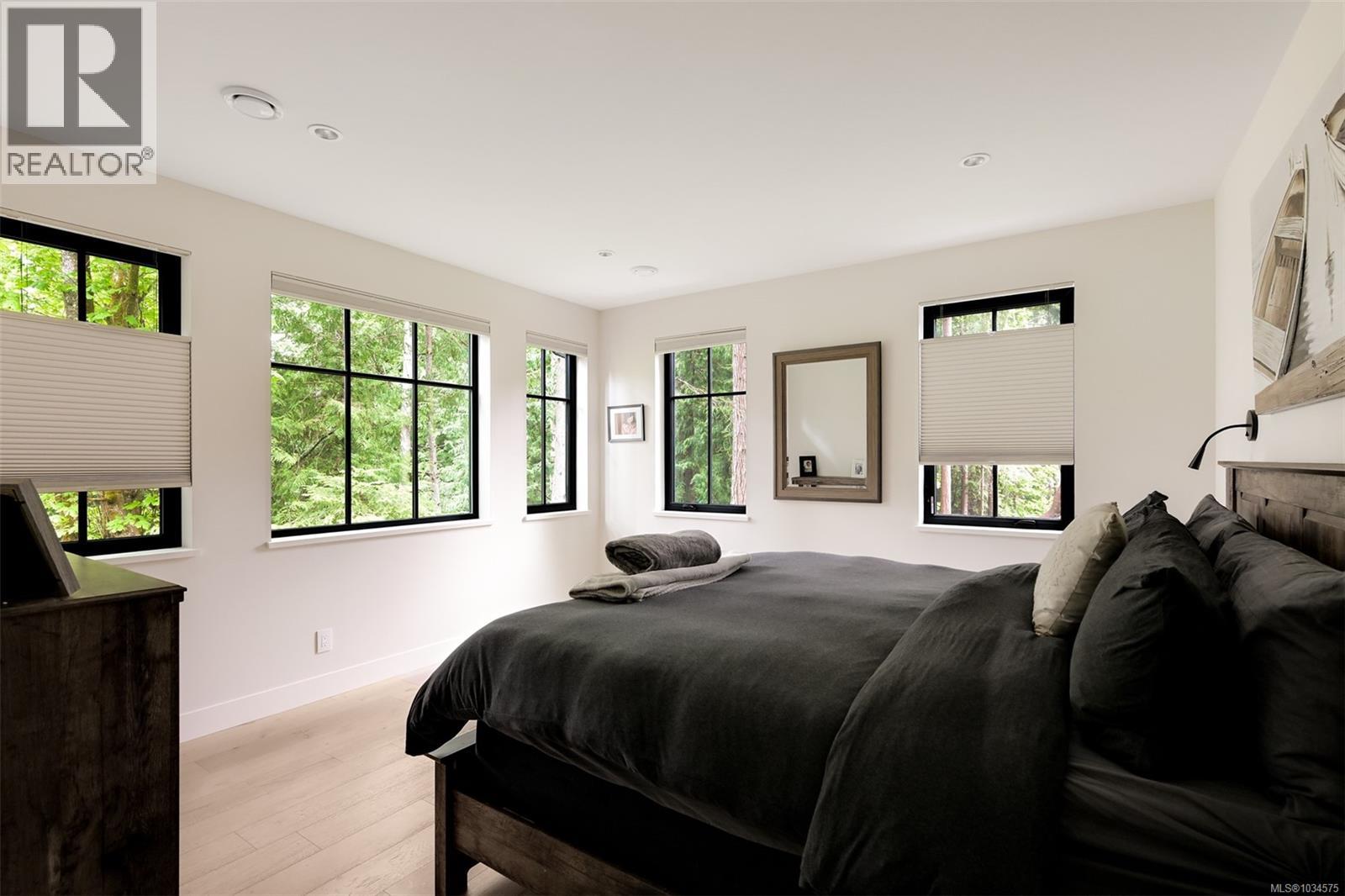 5157 Del Monte Avenue, Saanich