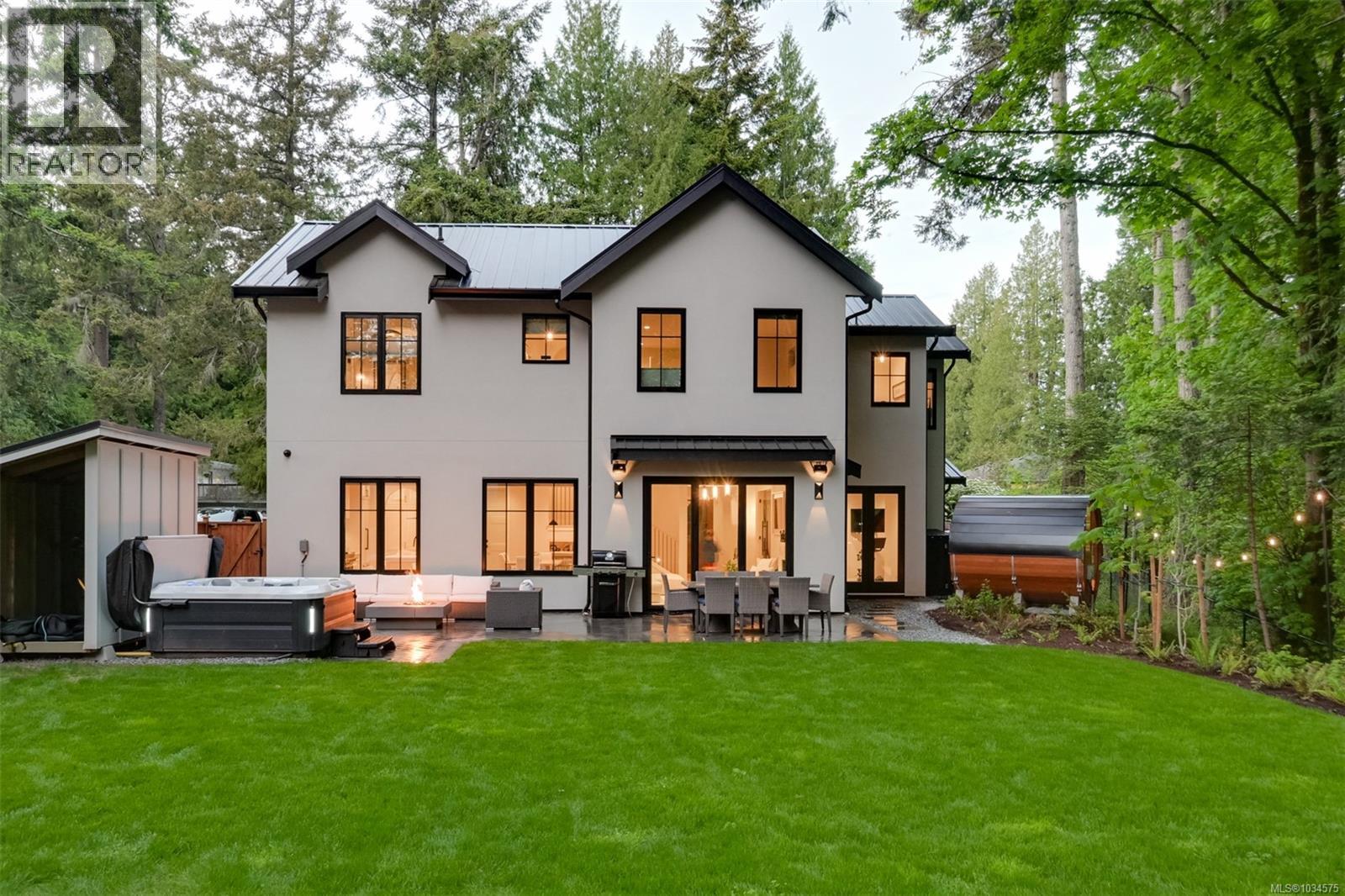 5157 Del Monte Avenue, Saanich