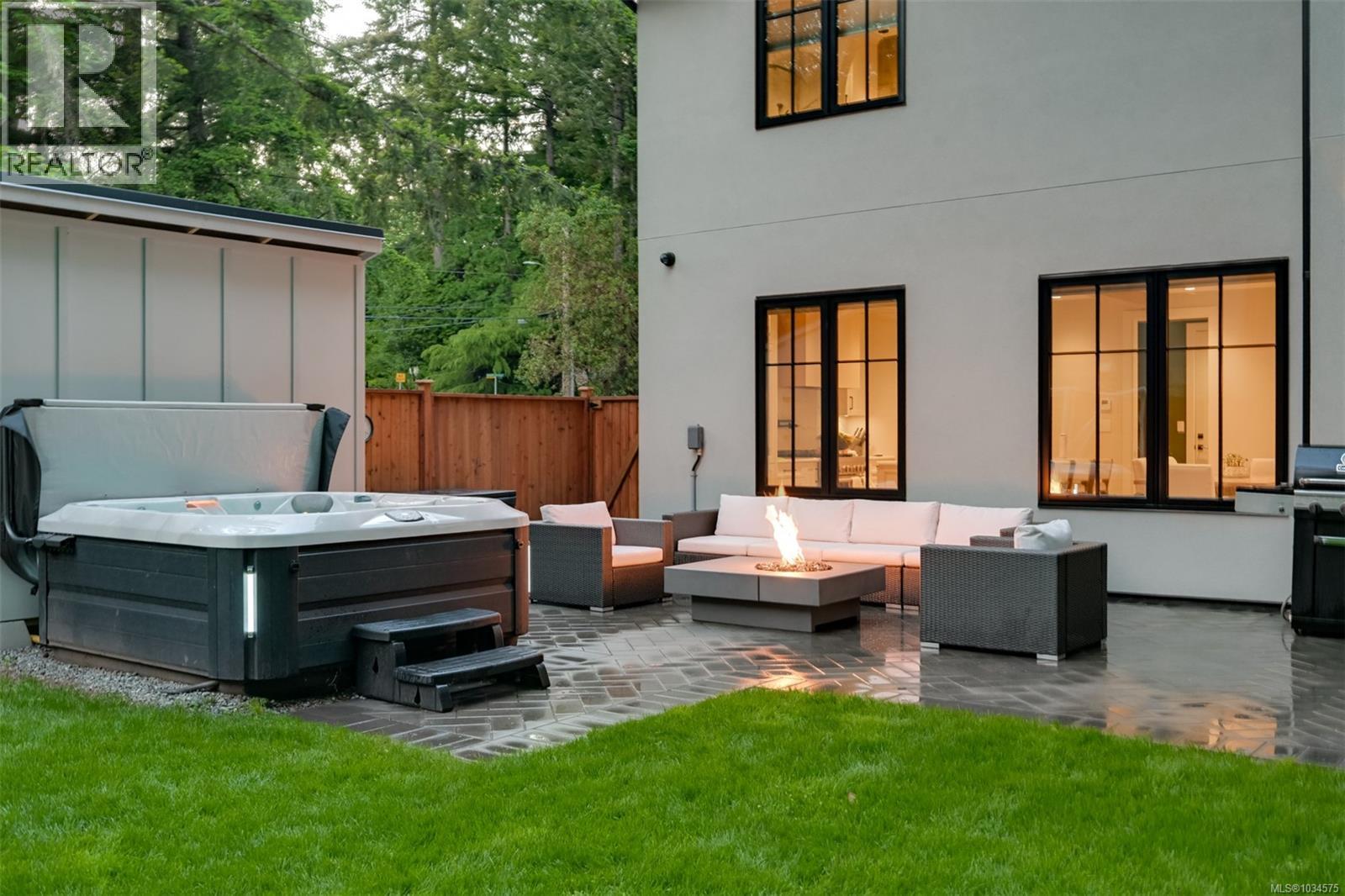  5157 Del Monte Avenue, Saanich