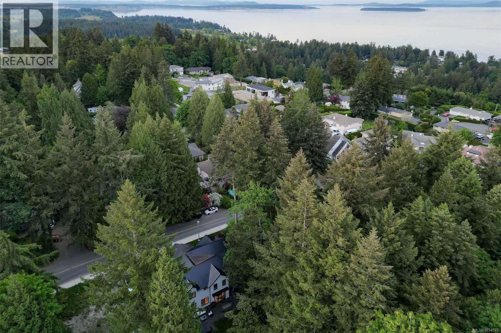  5157 Del Monte Avenue, Saanich