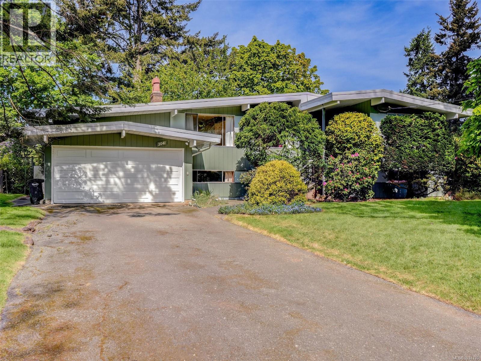  2041 Ferndale Road, Saanich