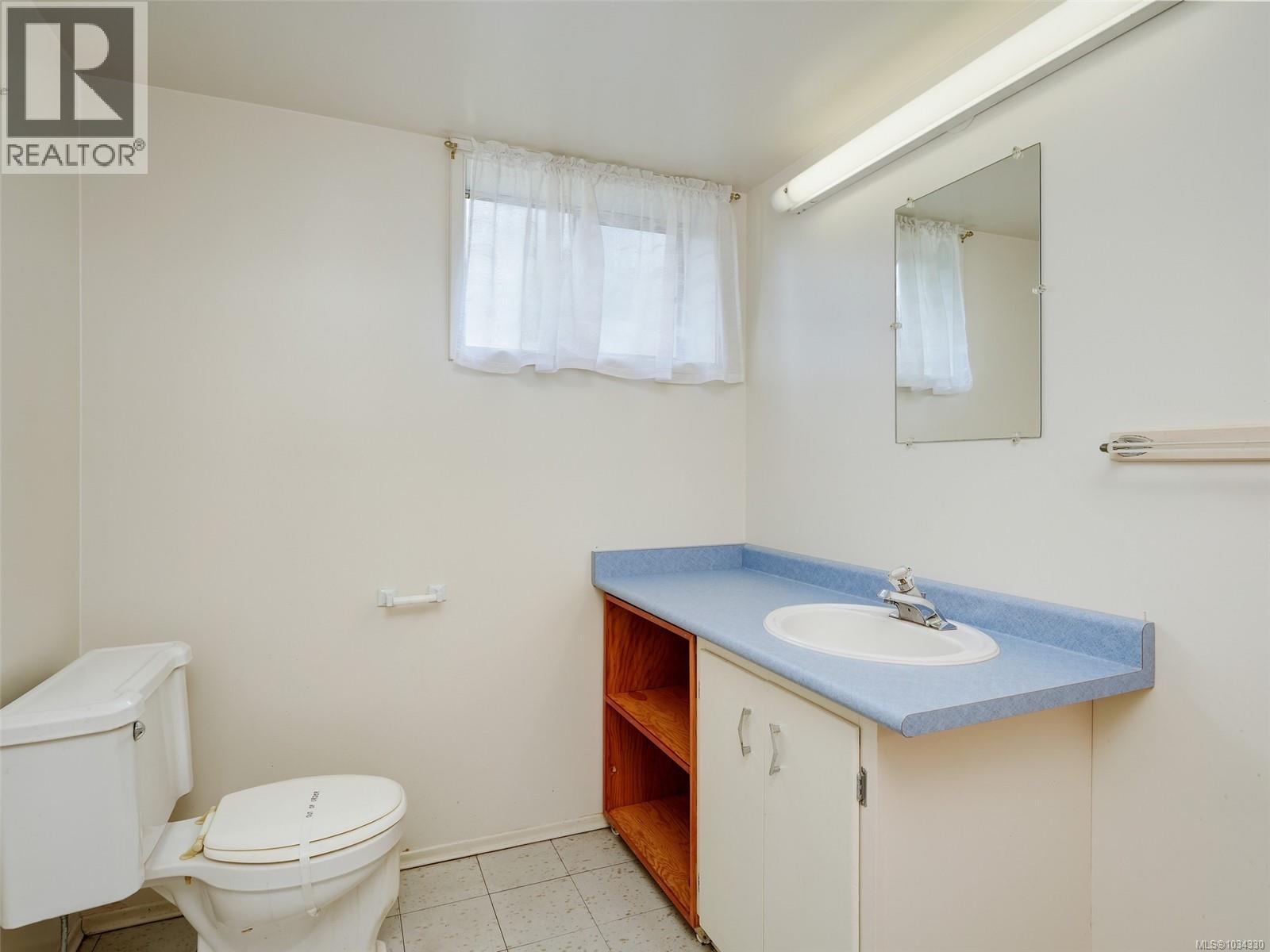 2041 Ferndale Rd - 12