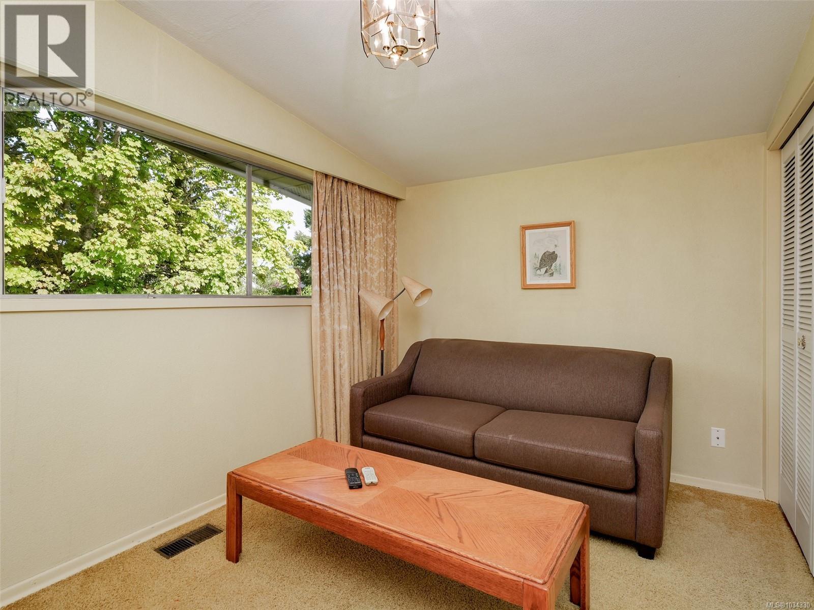 2041 Ferndale Rd - 13