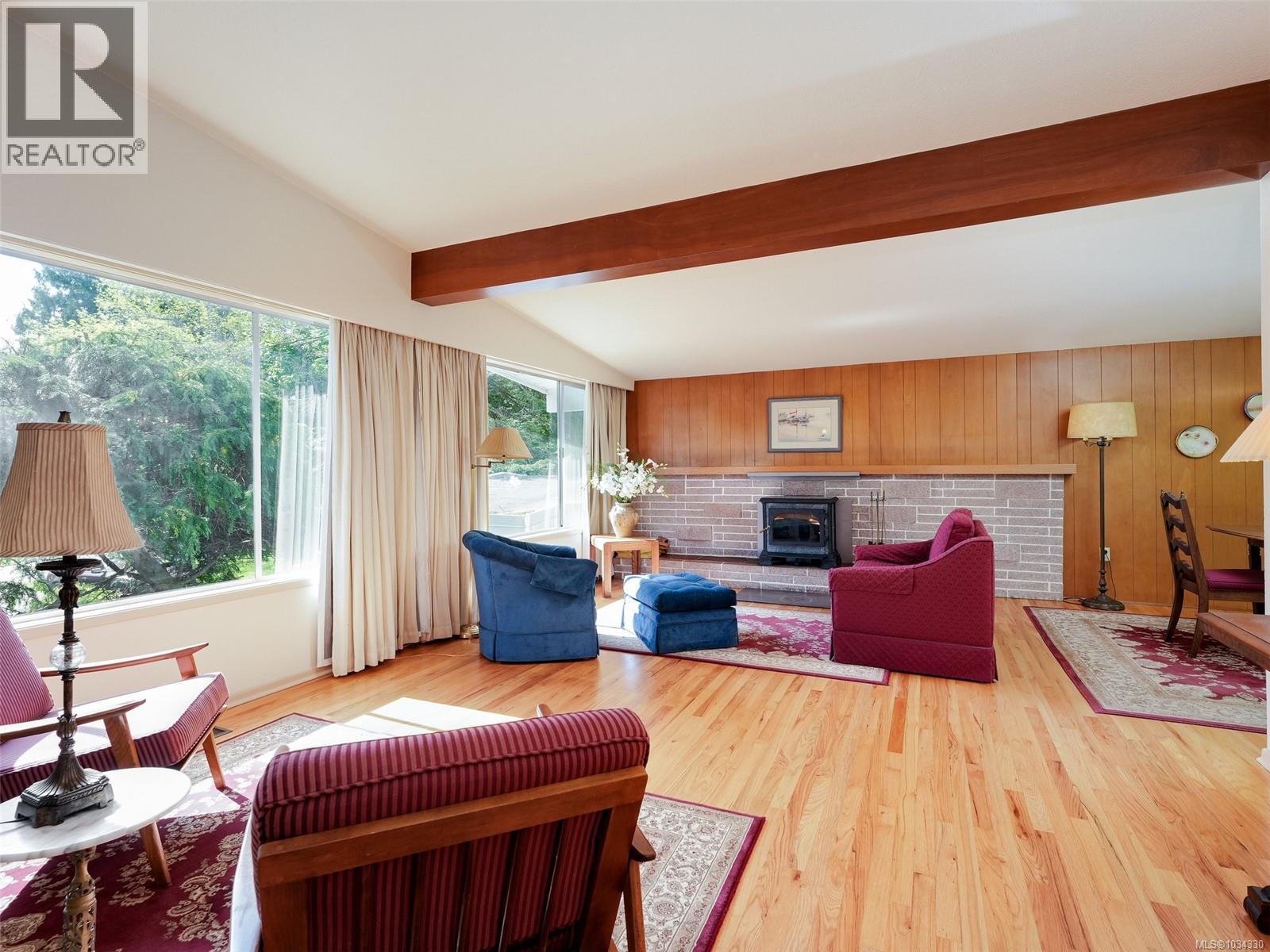 2041 Ferndale Rd - 2