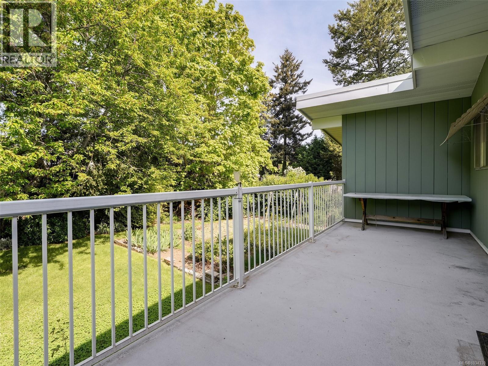  2041 Ferndale Road, Saanich