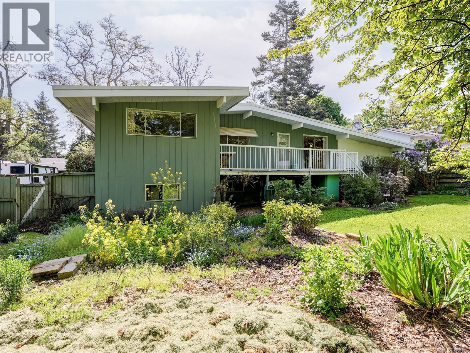 2041 Ferndale Rd - 24
