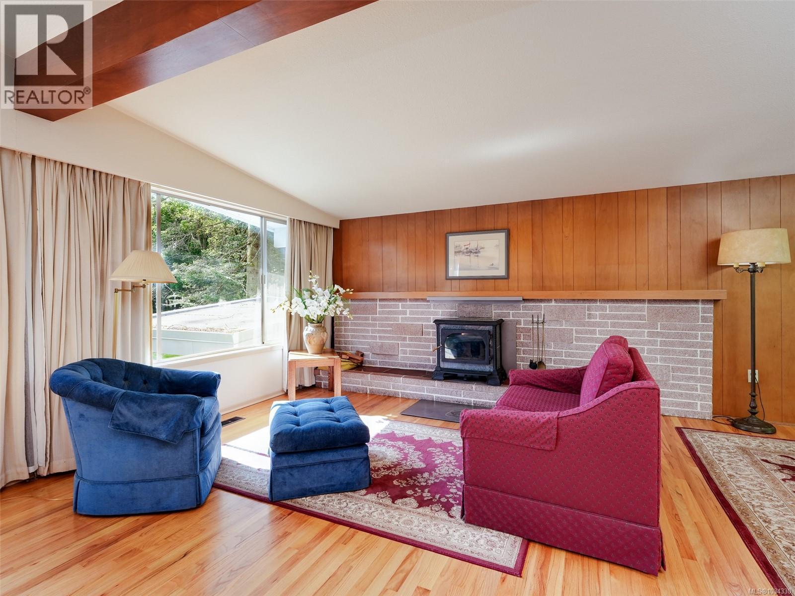  2041 Ferndale Road, Saanich